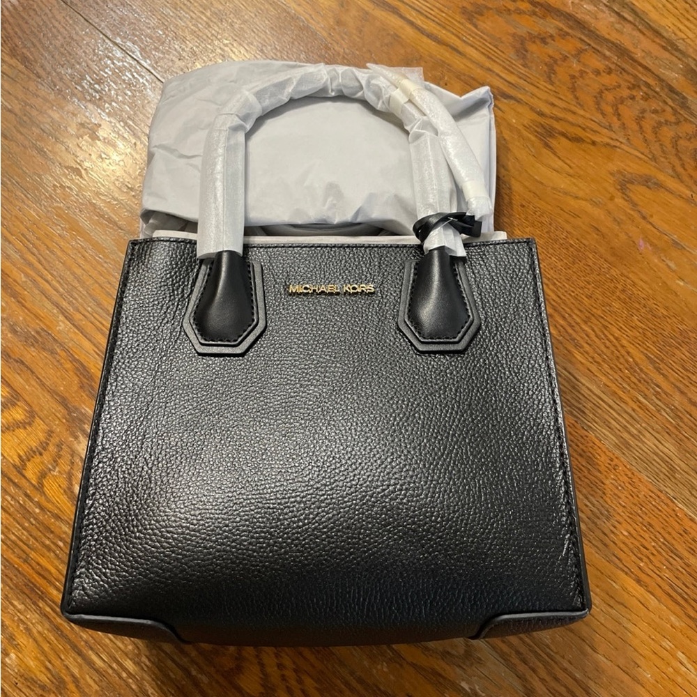 NWT Michael kors Mercer crossbody black leather